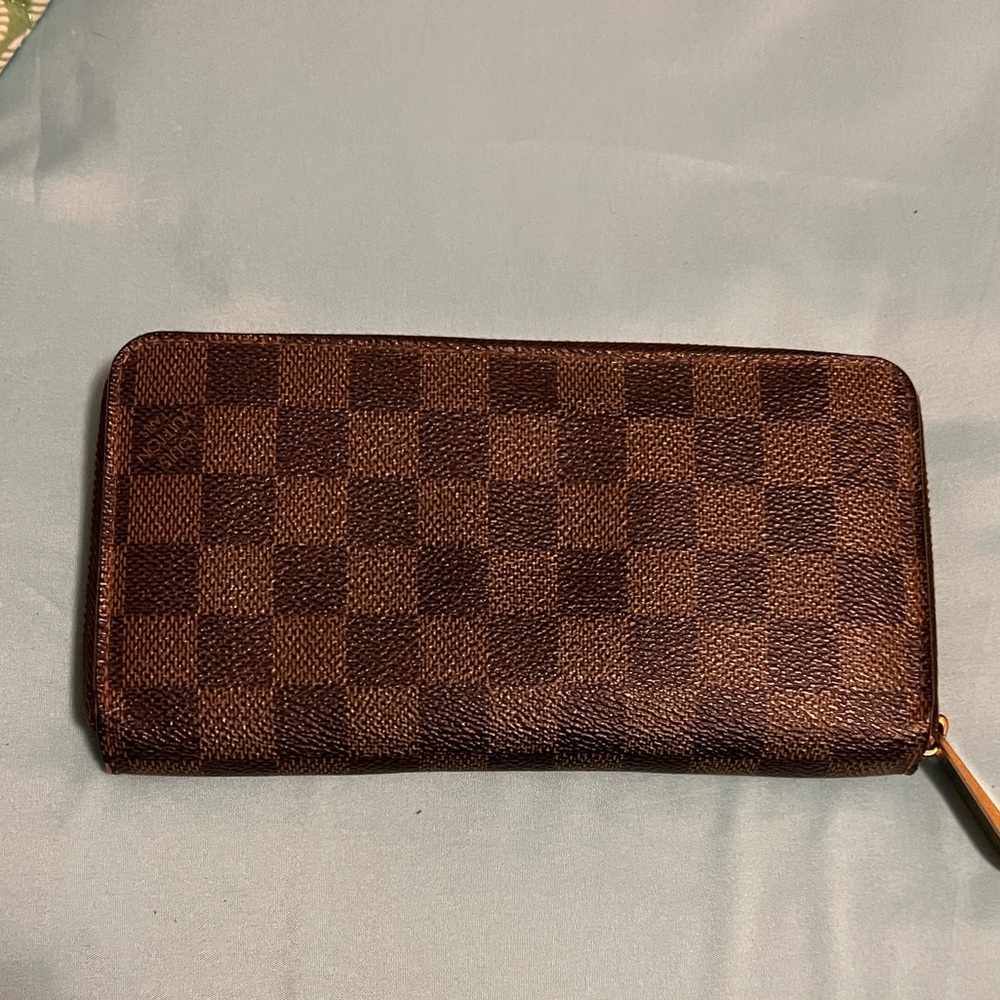 “LOUIS VUITTON” LIKE NEW, BEAUTIFUL, & HAS COA!! GREAT DEAL‼️‼️